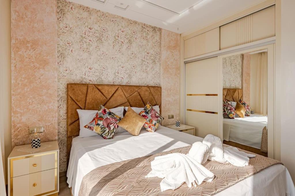 Ferienwohnung Royale Duplexe Pleine Centre Tanger Exterior foto