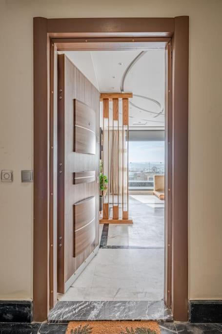 Ferienwohnung Royale Duplexe Pleine Centre Tanger Exterior foto