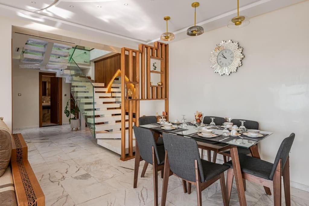 Ferienwohnung Royale Duplexe Pleine Centre Tanger Exterior foto