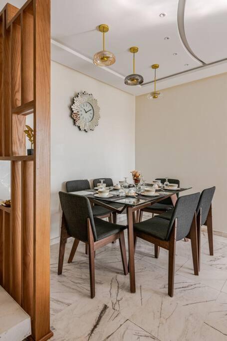 Ferienwohnung Royale Duplexe Pleine Centre Tanger Exterior foto