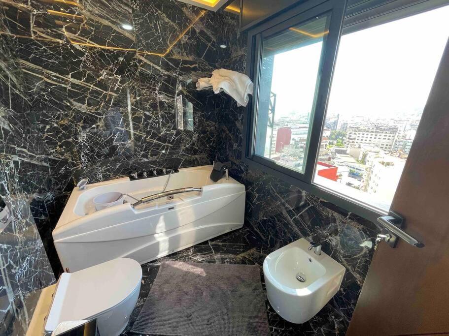 Ferienwohnung Royale Duplexe Pleine Centre Tanger Exterior foto
