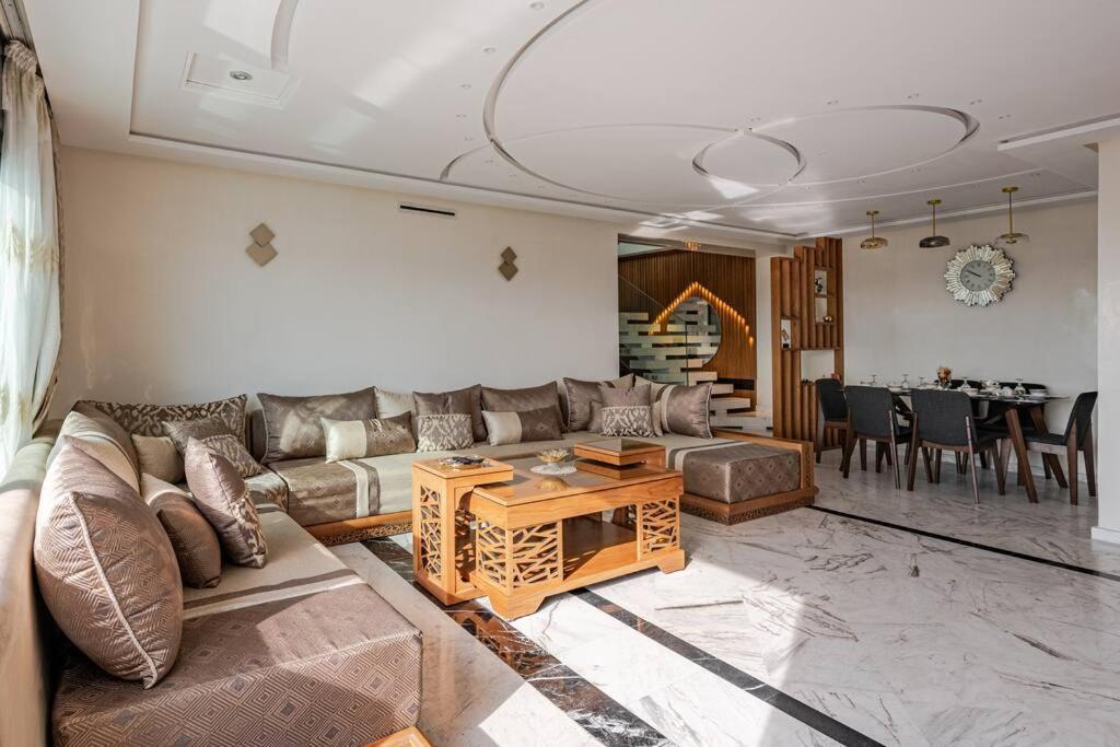 Ferienwohnung Royale Duplexe Pleine Centre Tanger Exterior foto