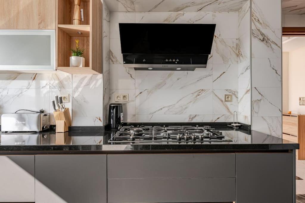 Ferienwohnung Royale Duplexe Pleine Centre Tanger Exterior foto